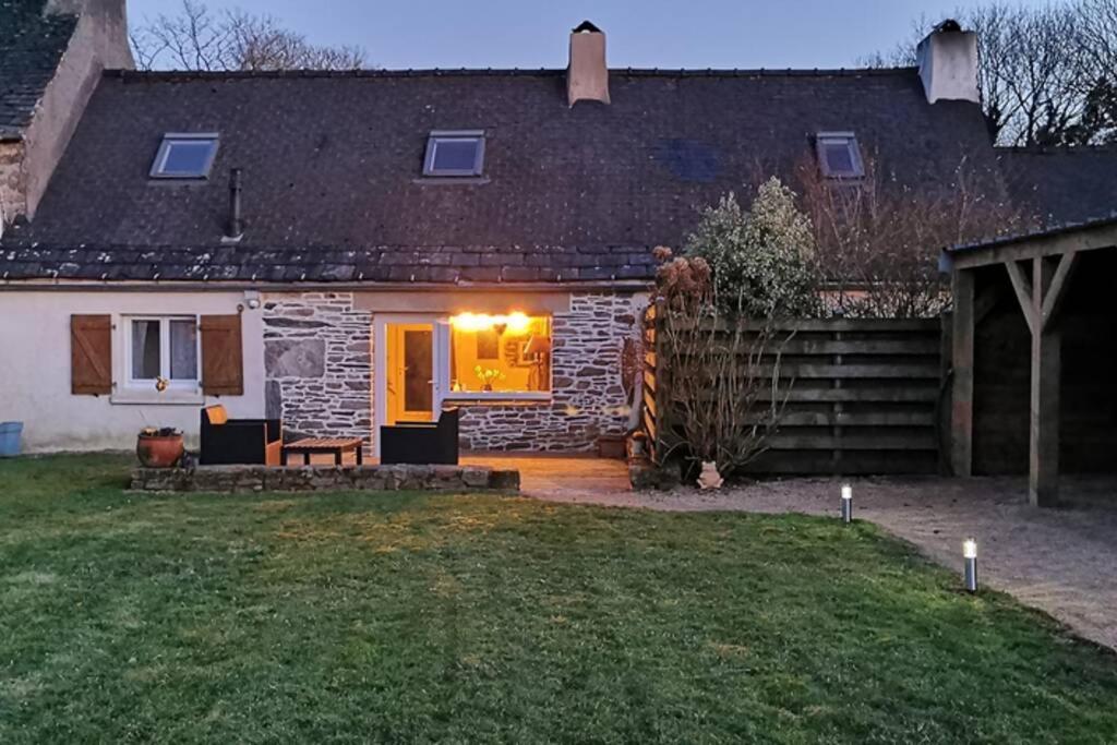 Petite Maison Dans Les Monts D'Arree Ty Coz Commana Exterior photo