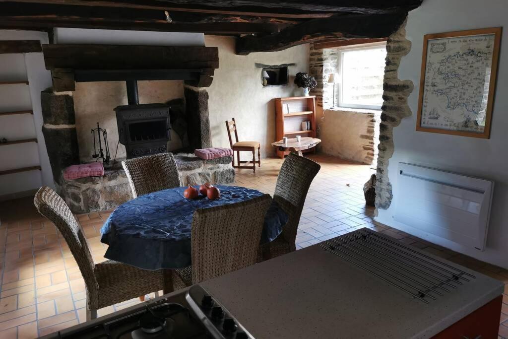 Petite Maison Dans Les Monts D'Arree Ty Coz Commana Exterior photo